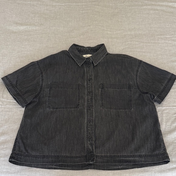Madewell Charcoal Short Sleeve Button Down Shirt - Picture 2 of 4